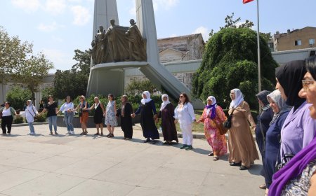 DEM Parti İstanbul Kadın Meclisi’nden Barış Zincir