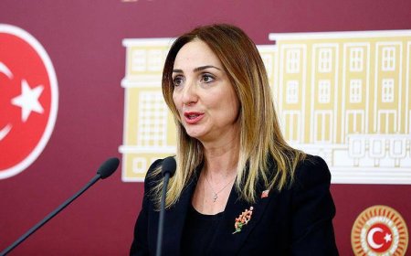 CHP’li Nazlıaka “Hipokrat Yemini Etmiş Bir Doktorun, Hastaya Sırtını Dönmesi Utançtır”