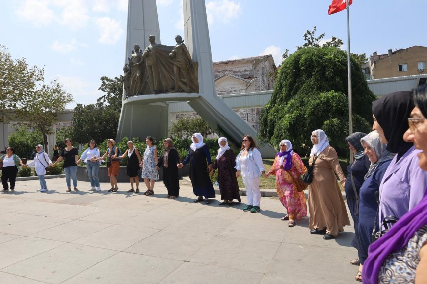 DEM Parti İstanbul Kadın Meclisi’nden Barış Zincir