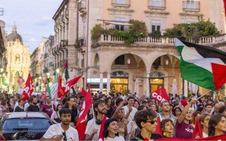 İtalya’da Binlerce Kişiden Küresel Sumud Filosu’na Destek“Gazze, Biz Geliyoruz