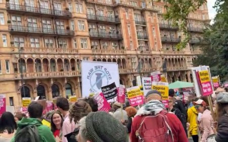 Londra’da Irkçılığa Karşı Onbinler Sokaklarda