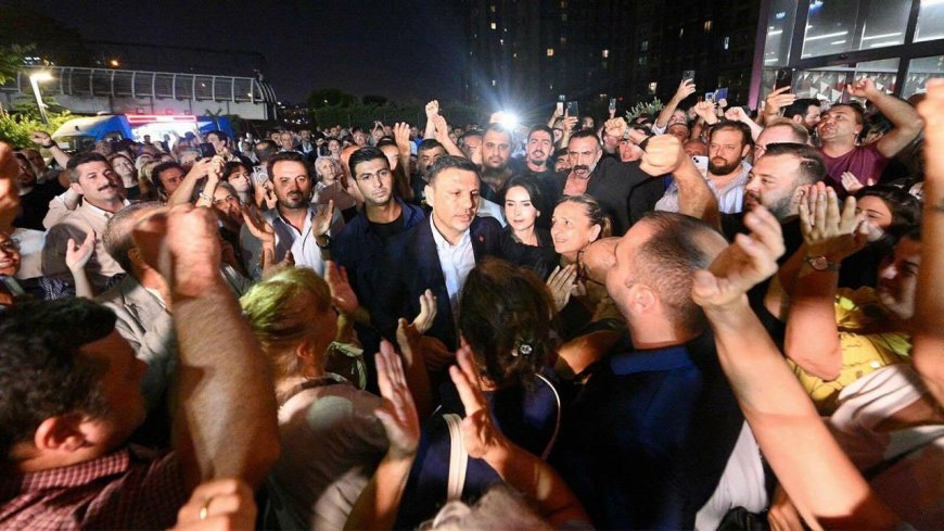 Özgür Çelik’ten İstanbul Çıkışı  Örgüt Burada, Halk Burada, Bütün Gece Buradayız