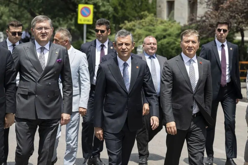 CHP Olağanüstü Kurultaya Gidiyor Özgür Özel Tek Aday, Güven Oylaması Yapılacak