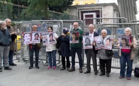 Cumartesi Anneleri 1072. Haftasında Yine Galatasaray Meydanı’nda “Kayıplarımızı Aramaktan Vazgeçmeyeceğiz”