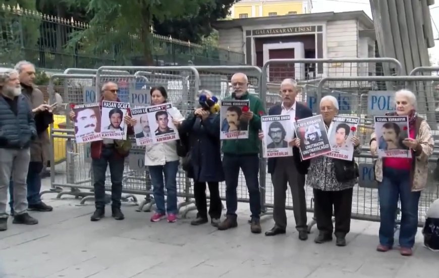 Cumartesi Anneleri 1072. Haftasında Yine Galatasaray Meydanı’nda “Kayıplarımızı Aramaktan Vazgeçmeyeceğiz”