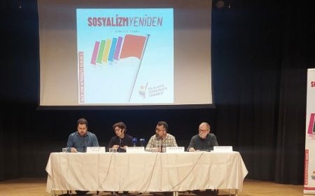 HDK’nin “Sosyalizm Yeniden” Panelinde Kenanoğlu “Sosyalizmi Düşünmek, Geleceği Korumaktır