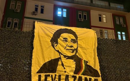 AMEDSPOR TARAFTARLARINDAN LEYLA ZANA’YA YÖNELİK NEFRET DİLİNE NET TEPKİ TESİSLER ÖNÜNE POSTER ASILDI