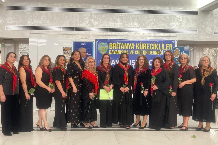 BRİTANYA KÜRECİKLİLERDEN LONDRA’DA GÜÇLÜ MESAJ 8. DAYANIŞMA GECESİ KÜLTÜRÜ, KİMLİĞİ VE DEMOKRATİK DAYANIŞMAYI BULUŞTURDU