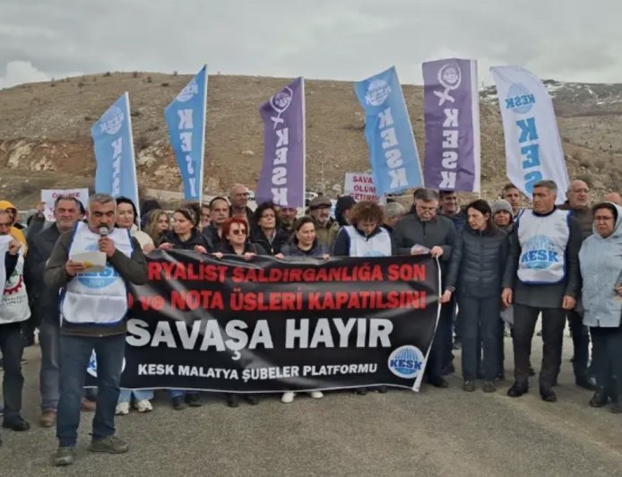 KÜRECİK’TE SERT PROTESTO NATO’DAN ÇIKILSIN, ÜSLER DERHAL KAPATILSIN