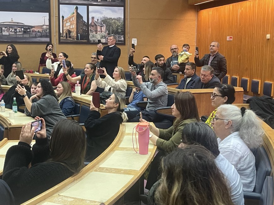 Enfield’de Tarihi Newroz Gecesi Kürt Kültürü, Ezgiler ve Güçlü Birlik Mesajı