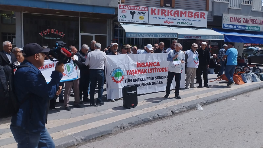 MALATYA’DA EMEKLİLERDEN GÜÇLÜ MESAJ GEÇİNEMİYORUZ, SUSMUYORUZ