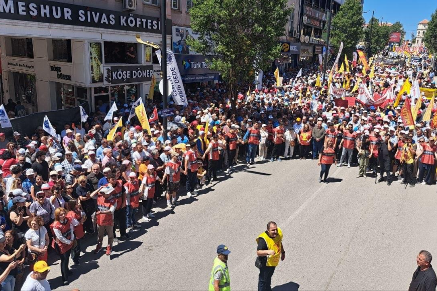 33 YILDIR DİNMİYEN ACI… KÜRECİKLİLER HALK İNİSİYATİFİ 33 CAN İÇİN SİVAS’TAYDI