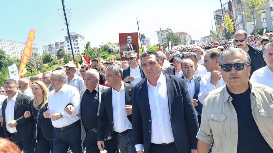 33 YILDIR DİNMİYEN ACI… KÜRECİKLİLER HALK İNİSİYATİFİ 33 CAN İÇİN SİVAS’TAYDI