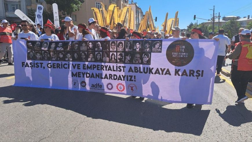 33 YILDIR DİNMİYEN ACI… KÜRECİKLİLER HALK İNİSİYATİFİ 33 CAN İÇİN SİVAS’TAYDI