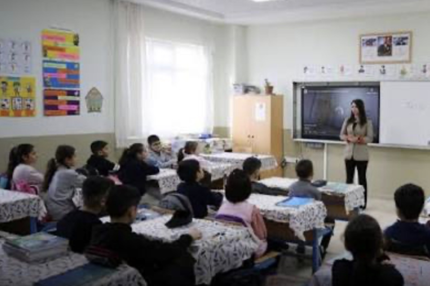 MEB’DEN OKULLARDA YENİ DÖNEM ÖĞRETMENE ÖNLÜK, VELİYE RANDEVU ŞARTI