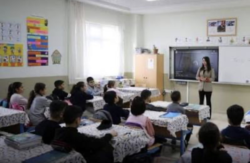 MEB’DEN OKULLARDA YENİ DÖNEM ÖĞRETMENE ÖNLÜK, VELİYE RANDEVU ŞARTI