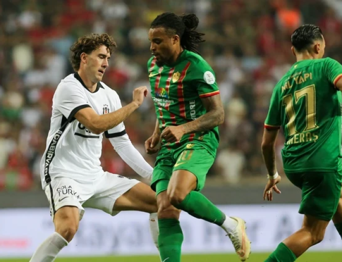 DİYARBAKIR’DA TARİHİ GECE: AMEDSPOR BEŞİKTAŞ’I DEVİRDİ, SÜPER LİG’İN ZİRVESİNE ÇIKTI