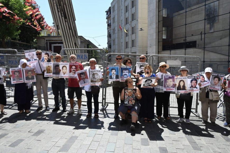 CUMARTESİ ANNELERİ 1122. HAFTADA SORDU İBRAHİM VE EDİP ÇELİK NEREDE?