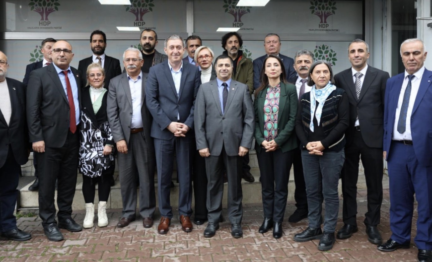 DEM PARTİ İLE ALEVİ KURUMLARINDAN KRİTİK BULUŞMA EŞİT YURTTAŞLIK VE CEMEVLERİNİN YASAL STATÜSÜ MASADA