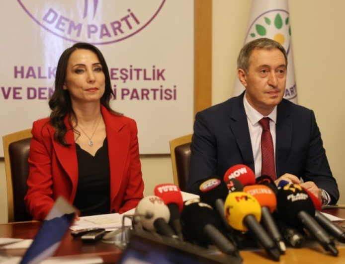 MERSİN’DE ÜÇ BELEDİYEYE OPERASYON DEM PARTİ’DEN “HALKIN İRADESİNE SAYGI” ÇAĞRISI